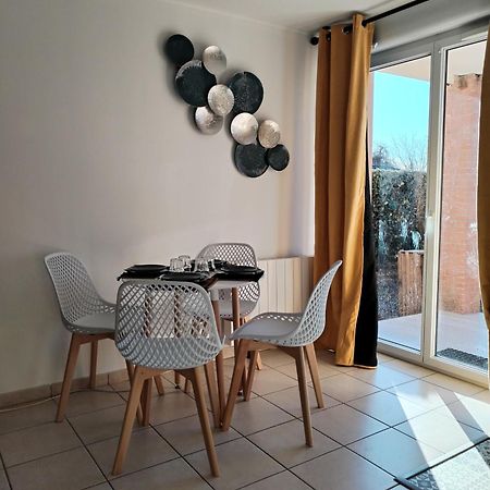 T2 Spacieux Tres Bien Place Gagnac-sur-Garonne Luaran gambar
